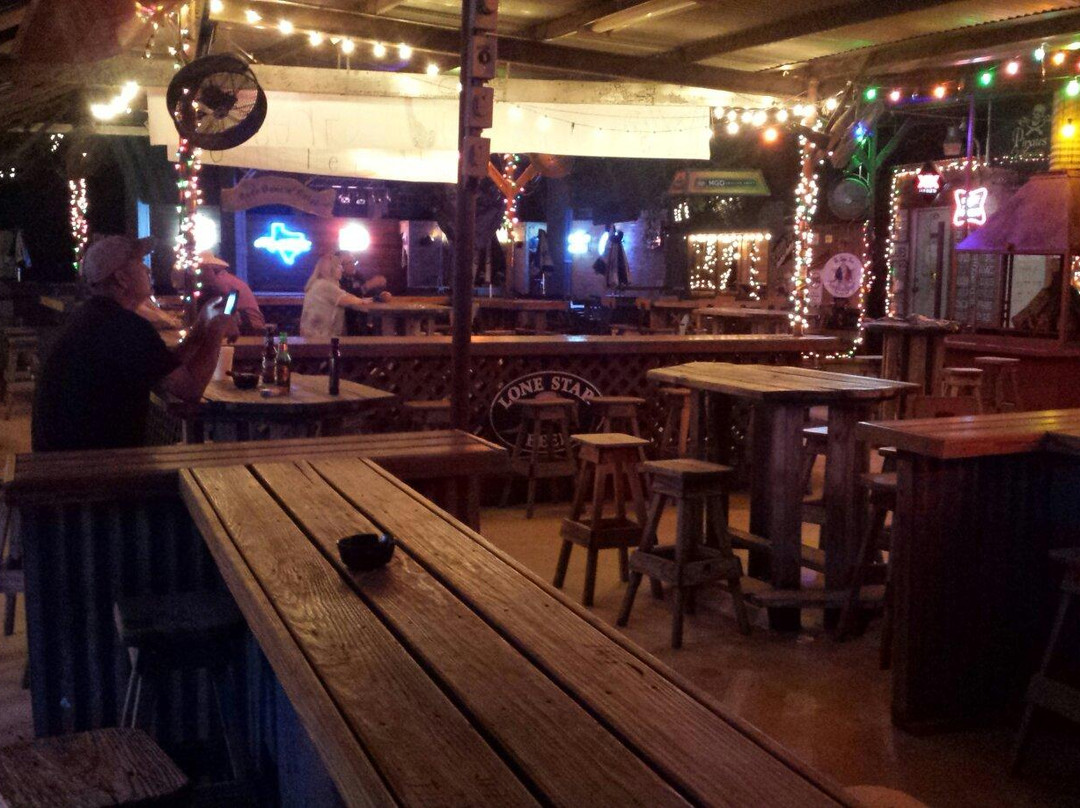 Lakehills旅游景点-11th Street Cowboy Bar