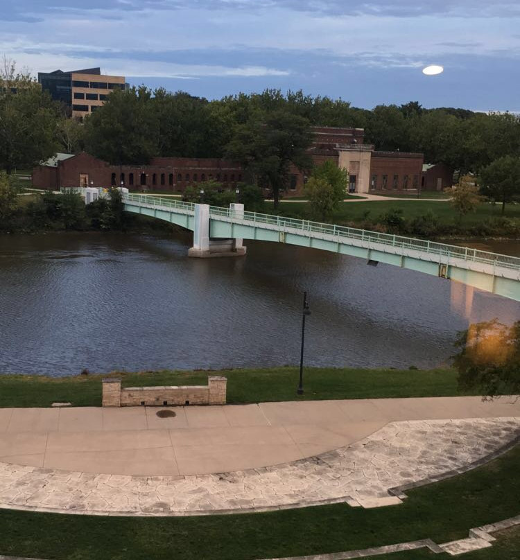 Iowa House Hotel主图