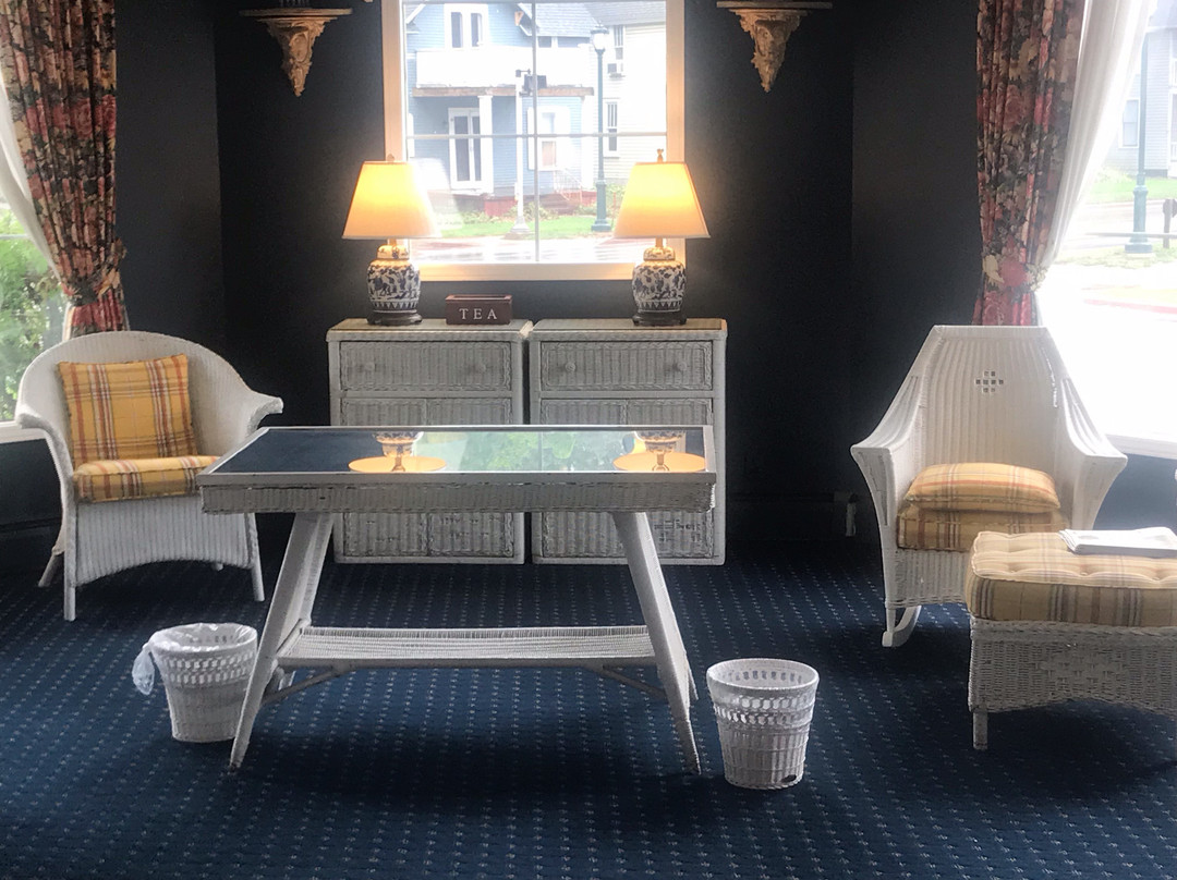 The Bay View Inn主图