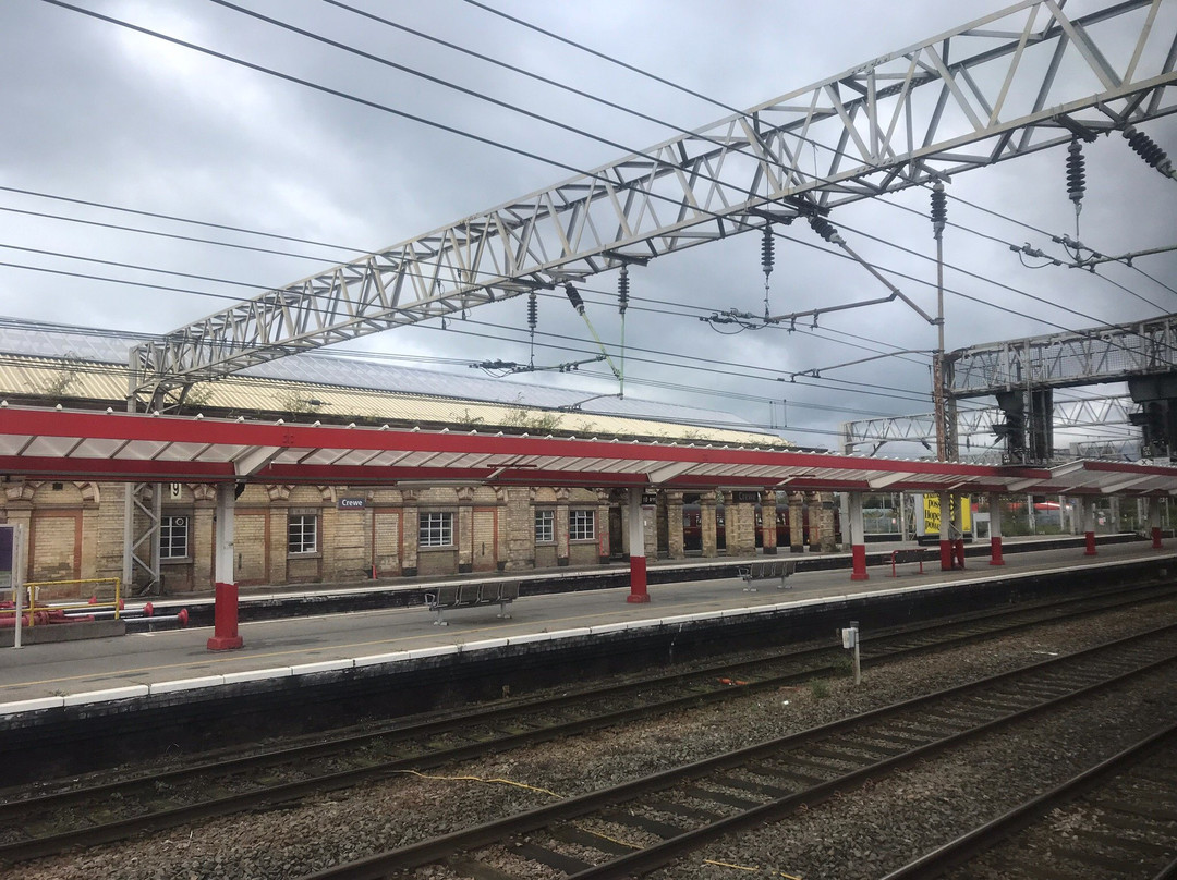 Crewe Railway Station景点图片