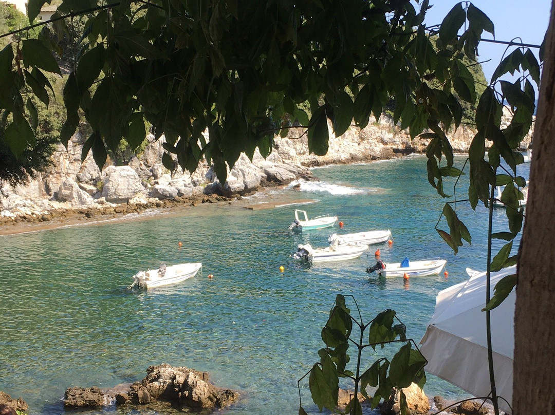 Damouhari port-Mouresi必去景点