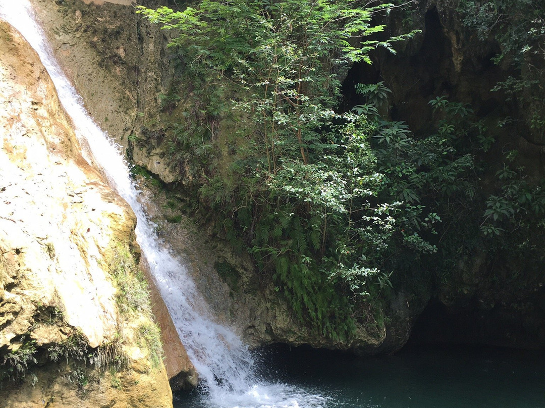 Salto del Caburní景点图片