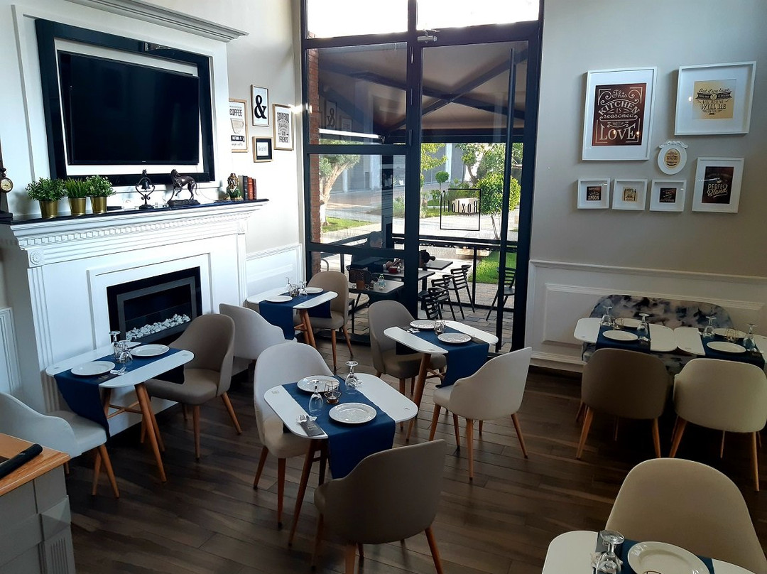 Rozloft Coffee & Food