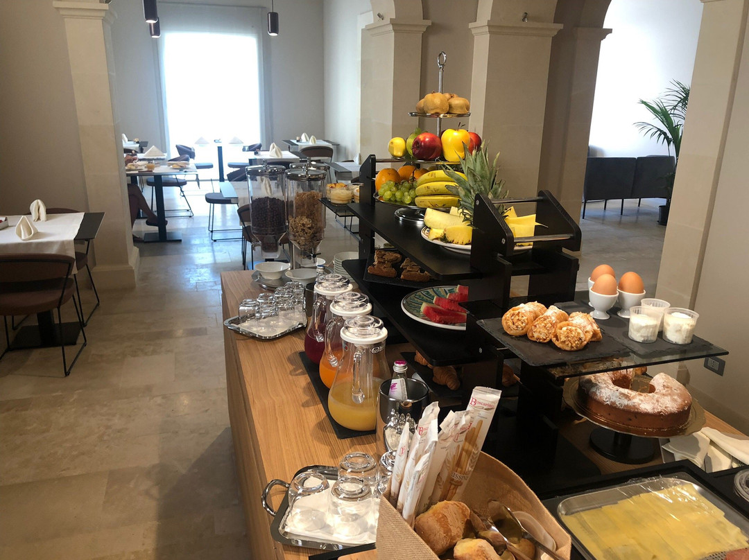 Charme Simon Bolivar主图