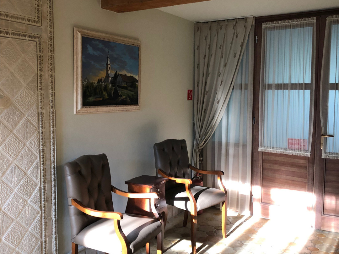 Hunor Hotel es Etterem主图