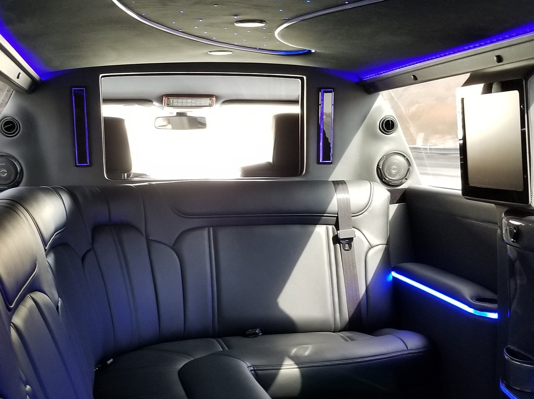 Raffi's Limousine Service景点图片