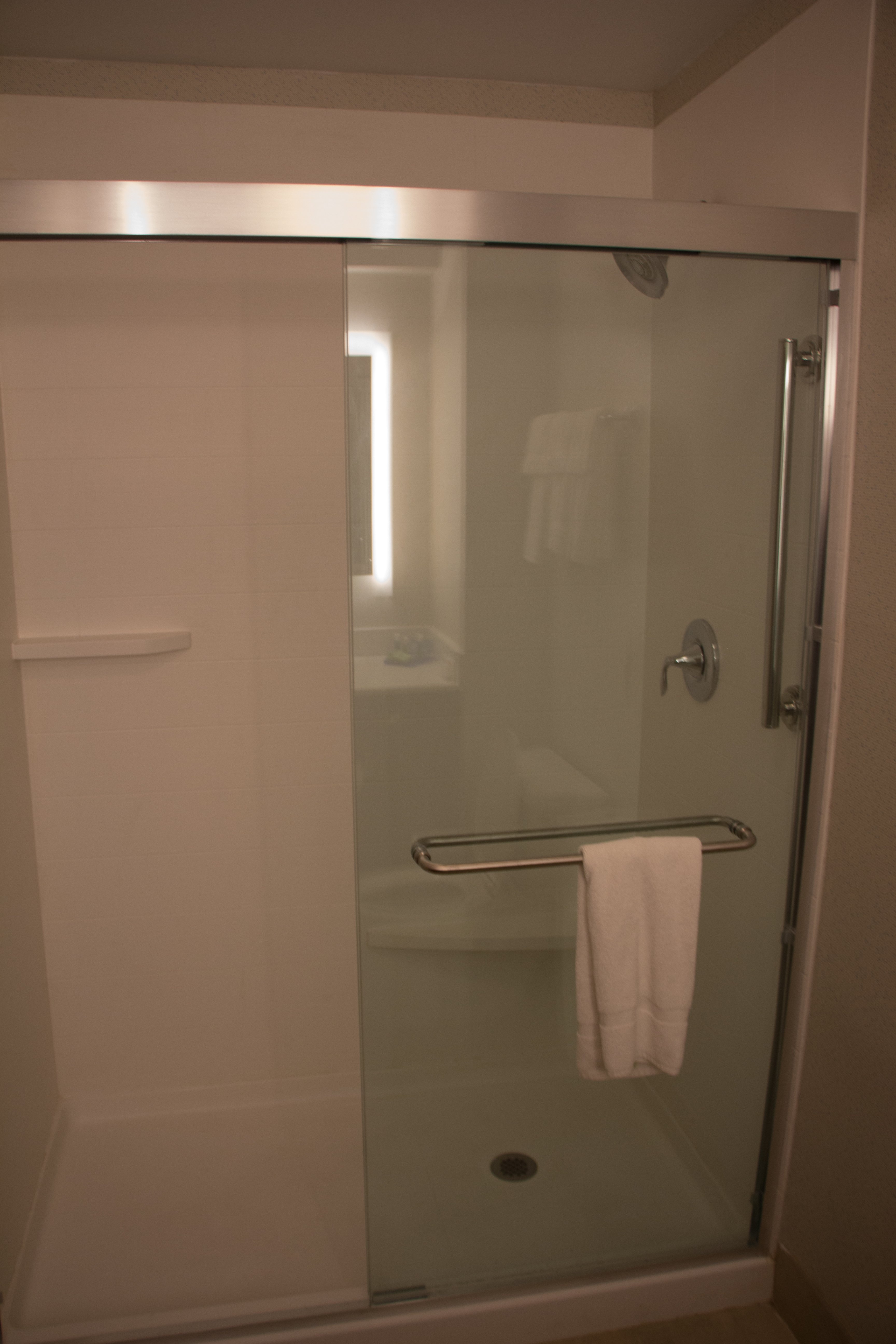 Holiday Inn Express & Suites Great Barrington - Lenox Area By IHG-浴室