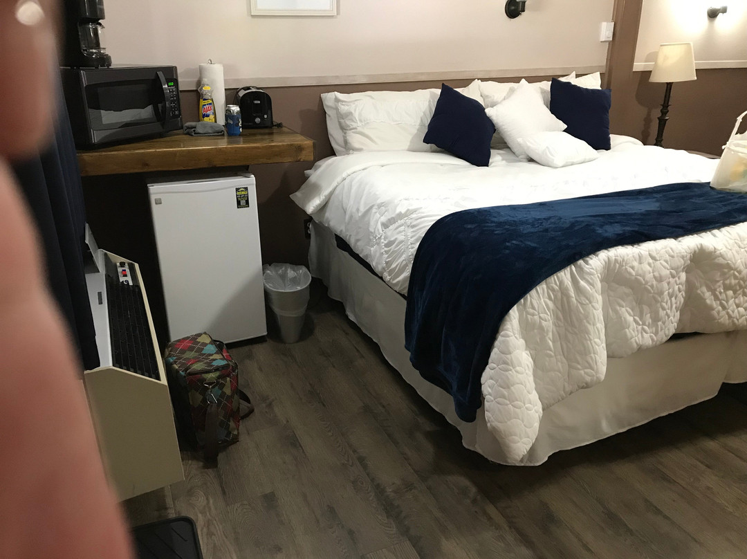 Ponderosa Pines Inn and Cabins主图