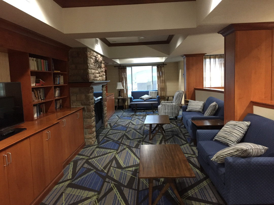 南帕快捷假日&套房酒店主图