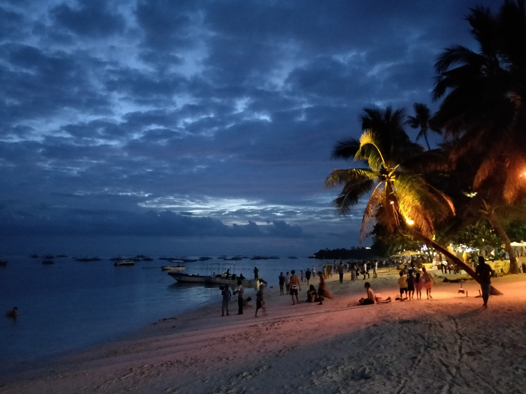 绿洲度假村酒店主图