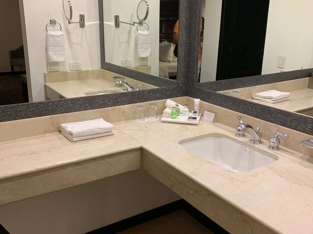 基多皇家NH系列酒店主图