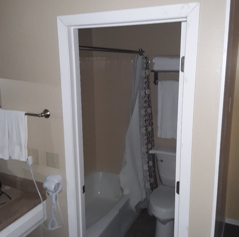 'tween The Lakes Motel主图