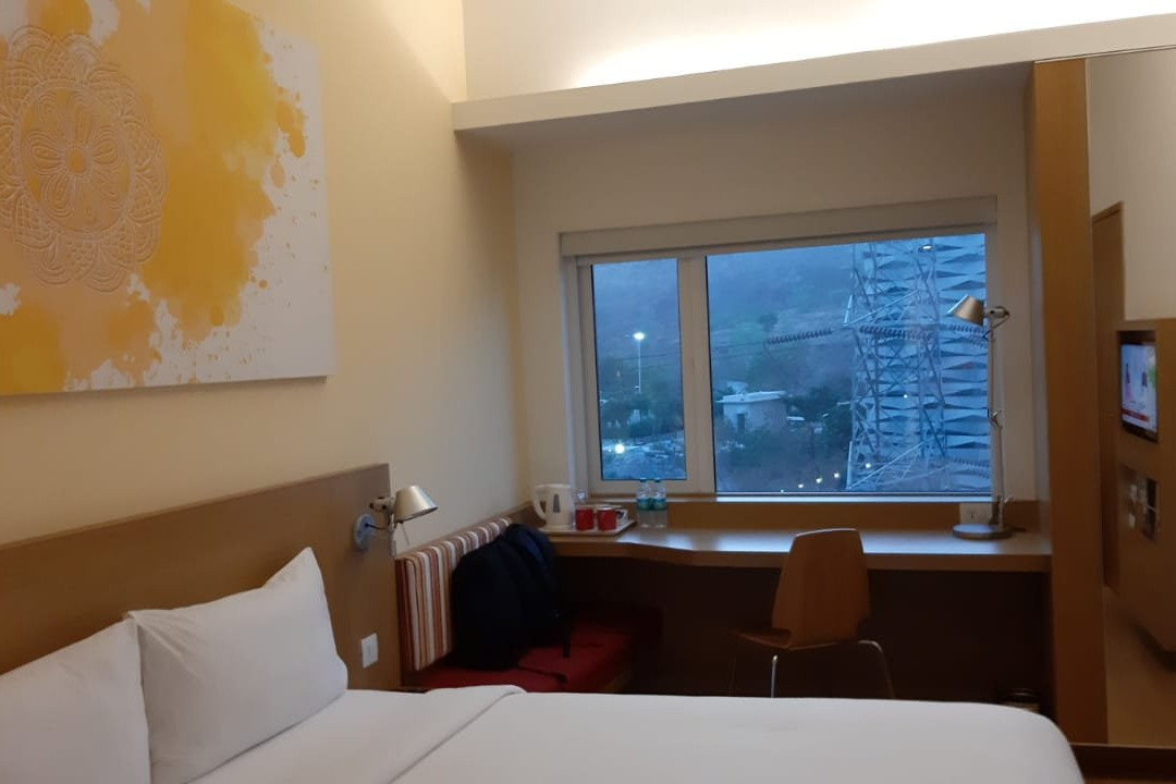 宜必思浦那辛杰瓦迪酒店主图