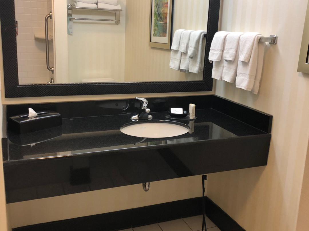 费尔菲尔德客栈&套房酒店主图