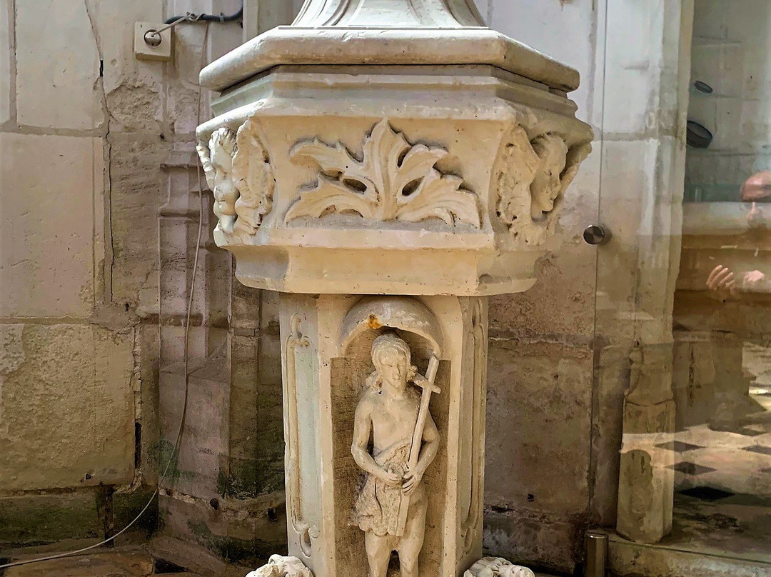 L'Eglise de Sainte-Catherine-de-Fierbois景点图片