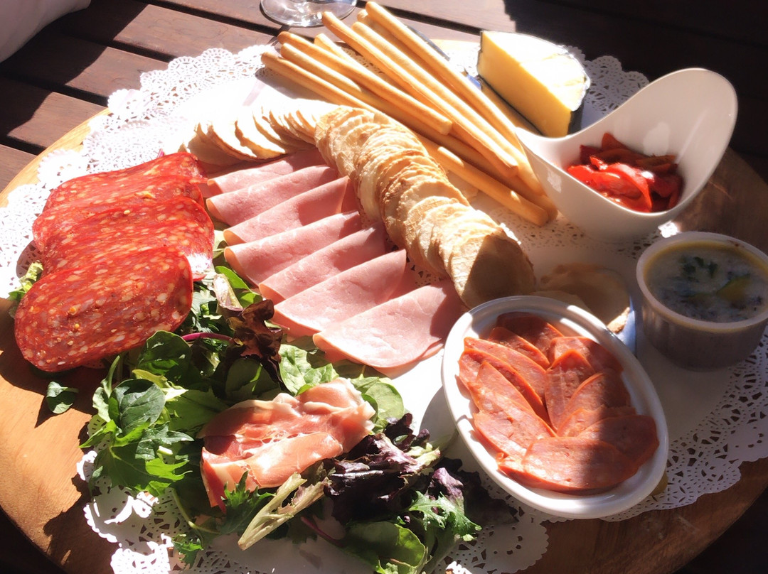 Whispering Brook Cellar Door, Winery, Guesthouse-Broke必去景点