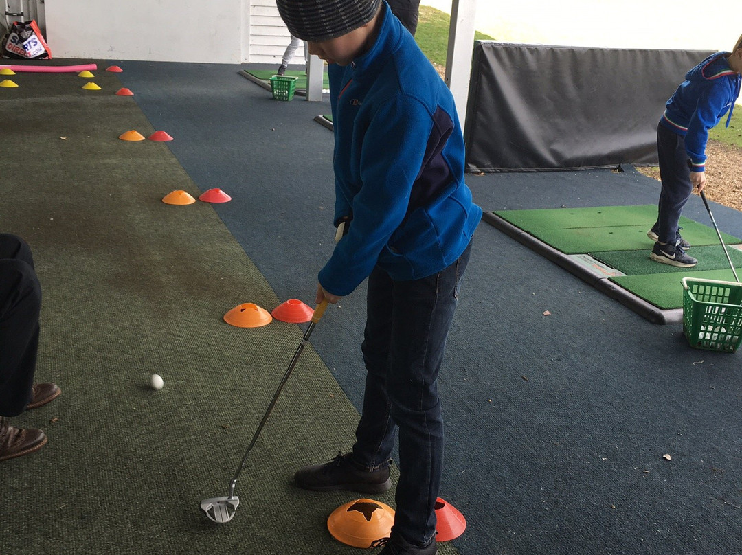 Chesfield Downs Golf Club景点图片