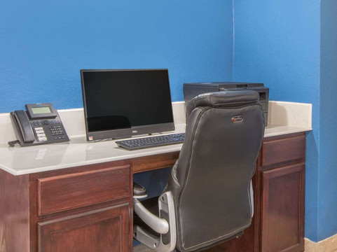 Umpqua Valley Hotel主图