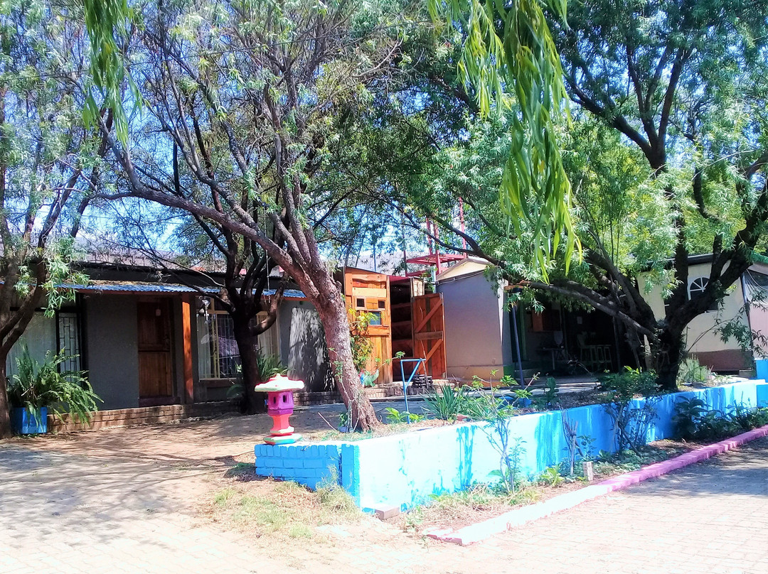 Stone Circle Lodge & Backpackers