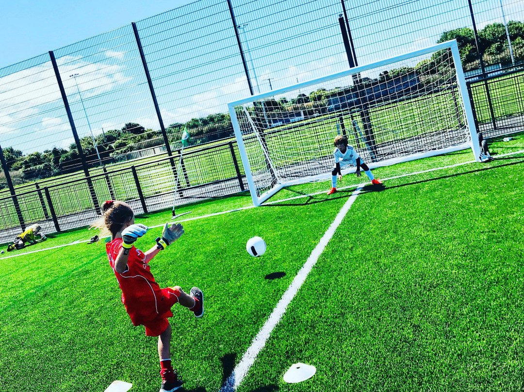 Shilton Soccer Academy-Hayle必去景点