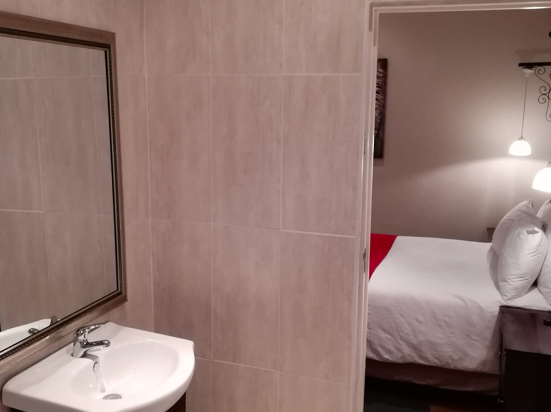 Tranquil House @ 851 College Avenue主图