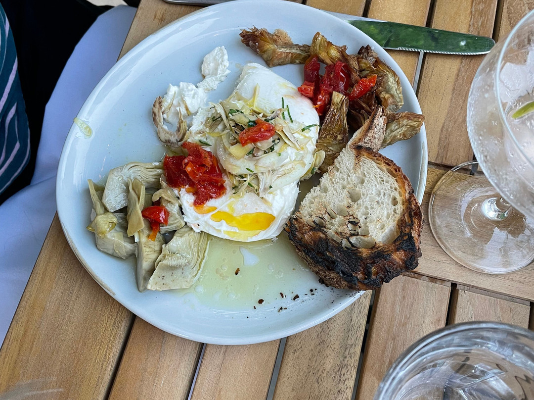 The Bird & Bottle Inn