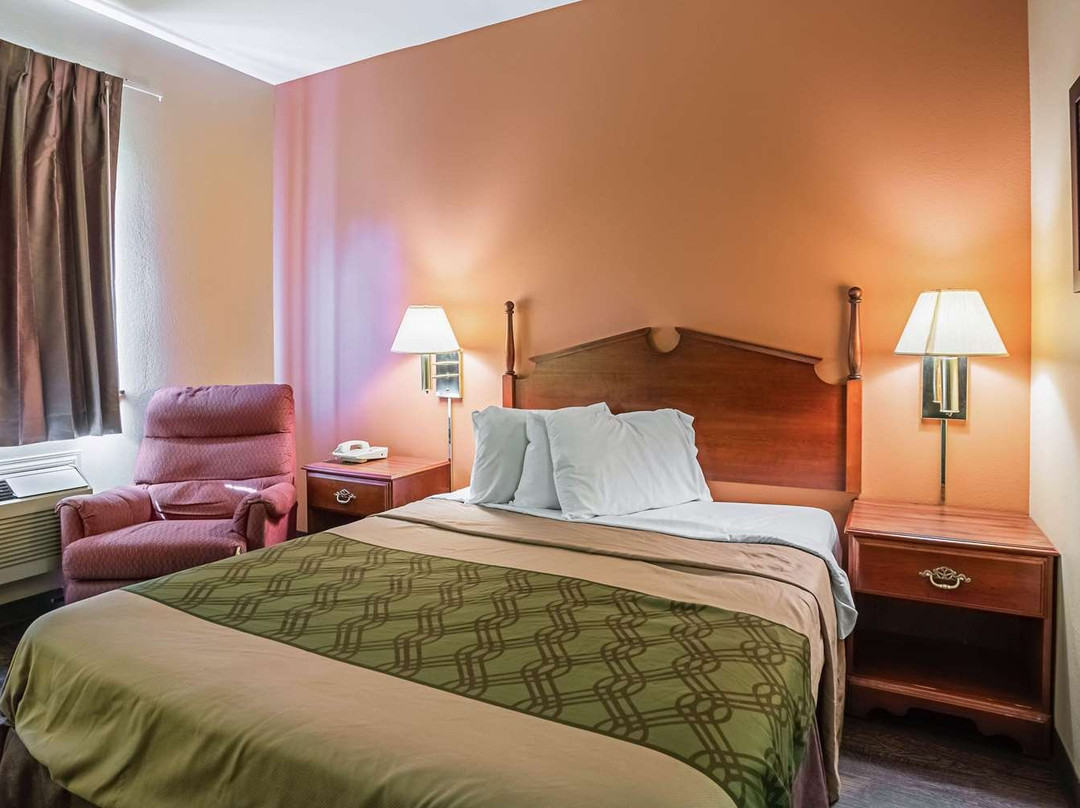 Econo Lodge Inn & Suites主图