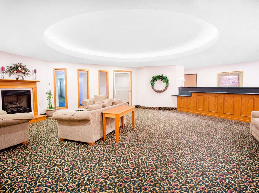 Burgundy Inn & Suites By OYO El Paso主图