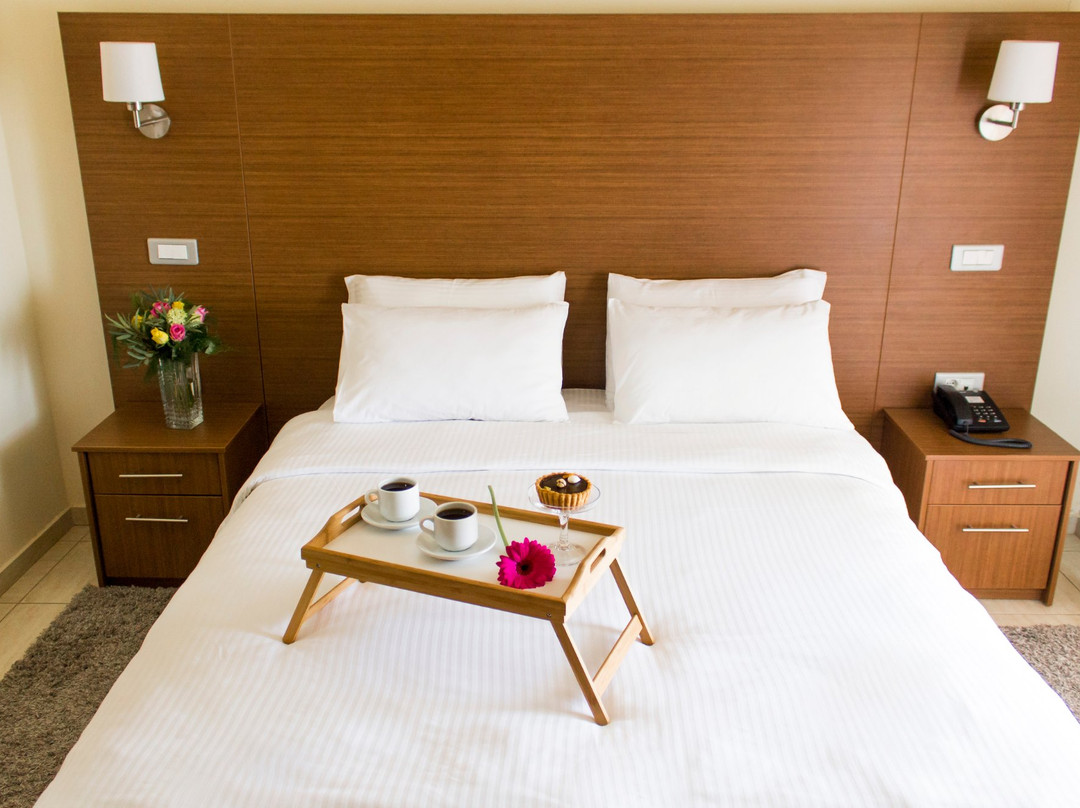 Thalassa Apartments主图