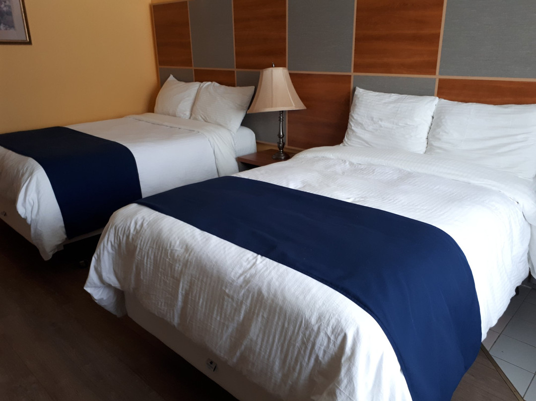 Motel Des Pentes et Suites主图