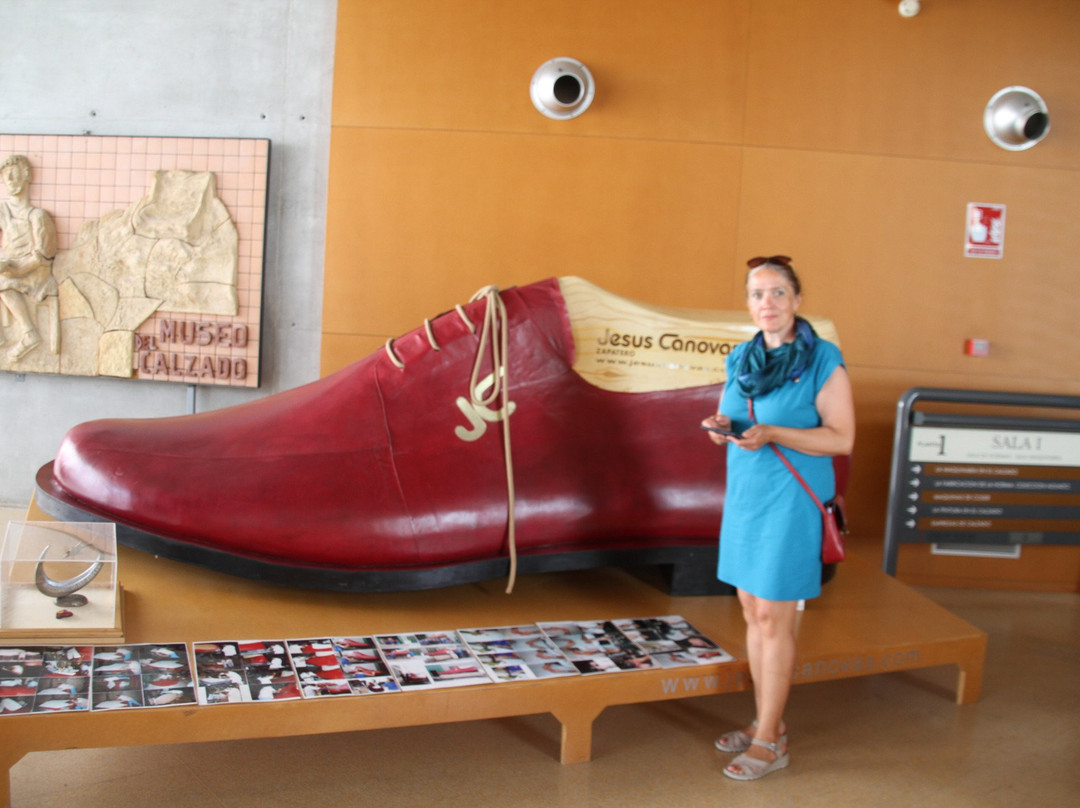 Museo Del Calzado-埃尔达必去景点