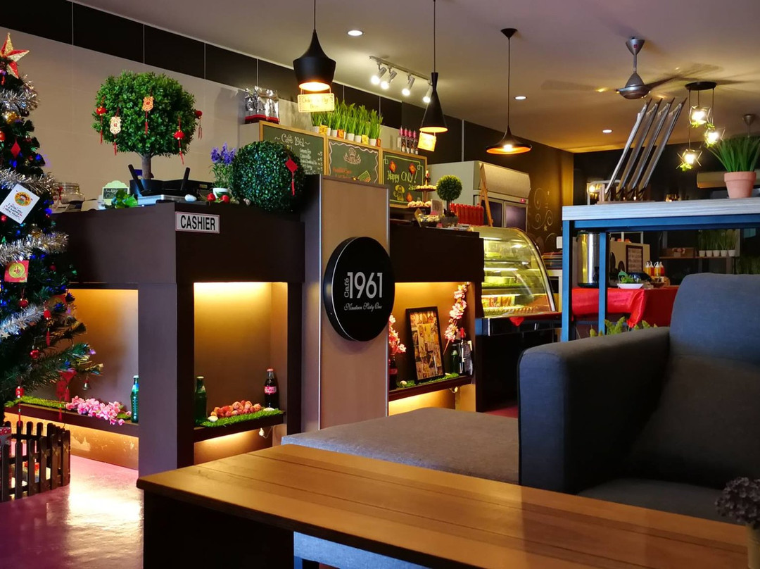 华都牙也餐馆和美食-Cafe 1961