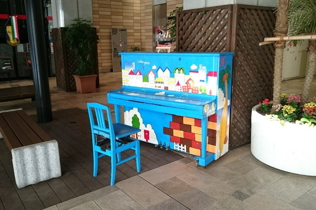 Street Piano景点图片