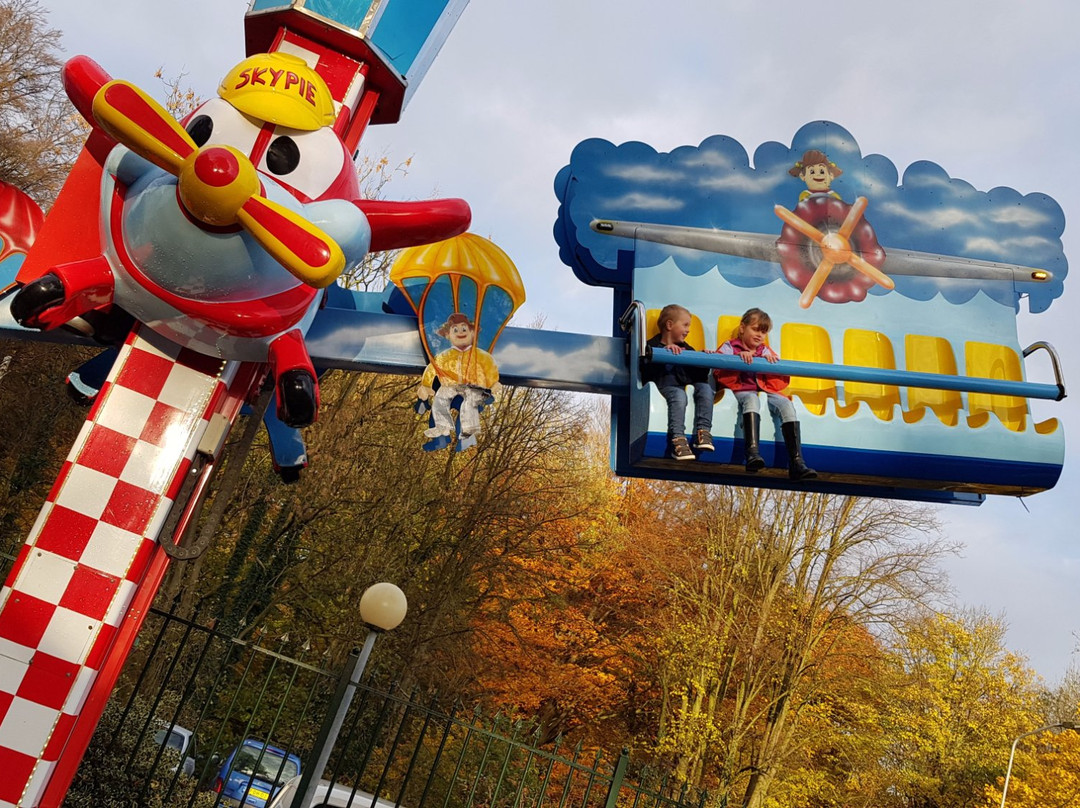 Amusementspark Tivoli-Berg en Dal必去景点