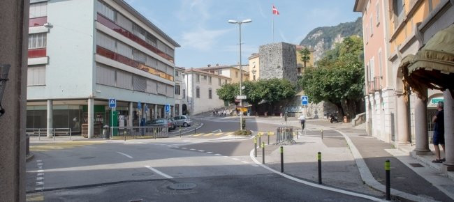 Piazza del Ponte-门德里西奥必去景点