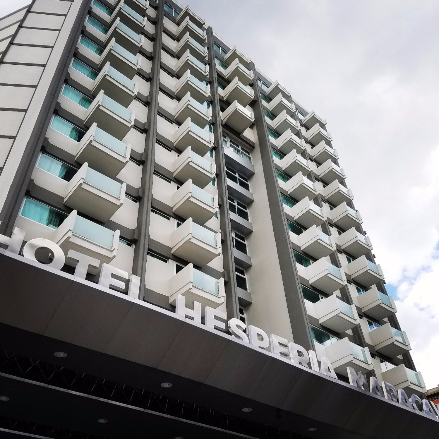 Hesperia Maracay-官方