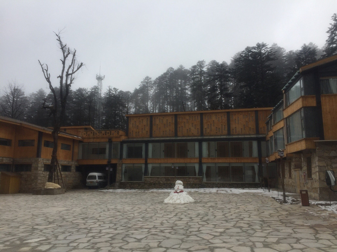 海螺沟金山摄影主题饭店主图