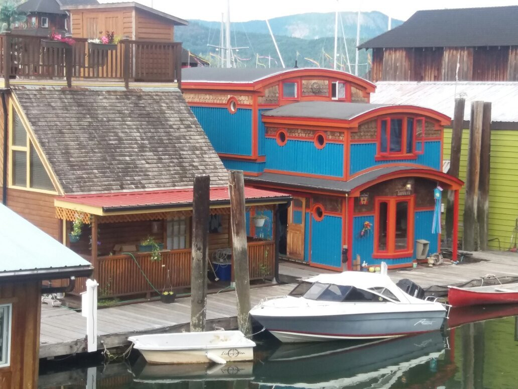 Cow Bay Pub景点图片