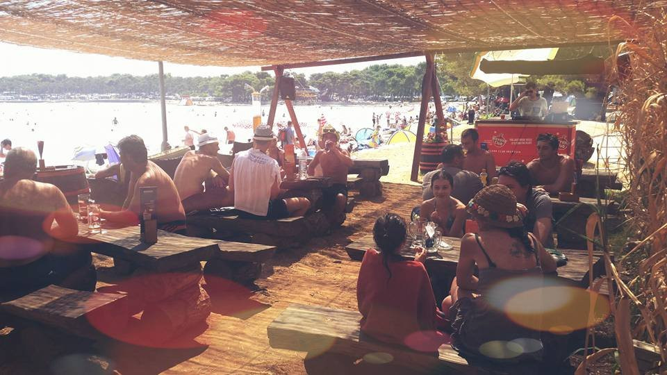 梅杜林旅游景点-Havana Beach Bar