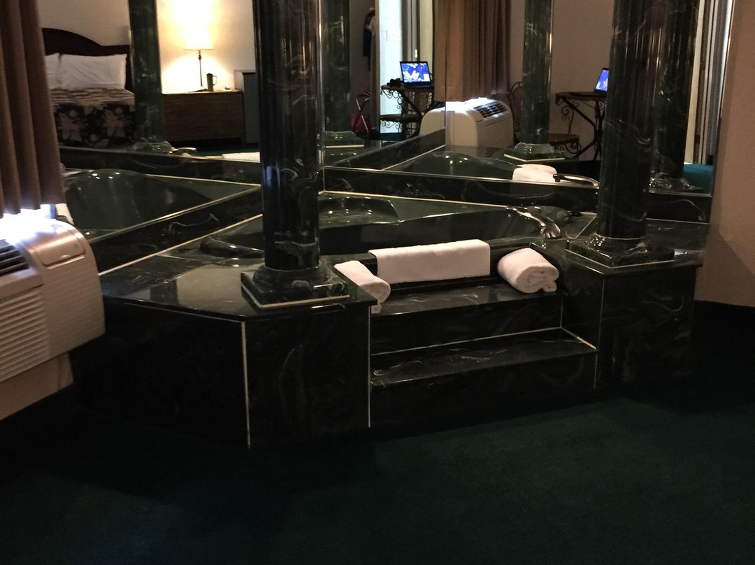 Osage Village Inn主图