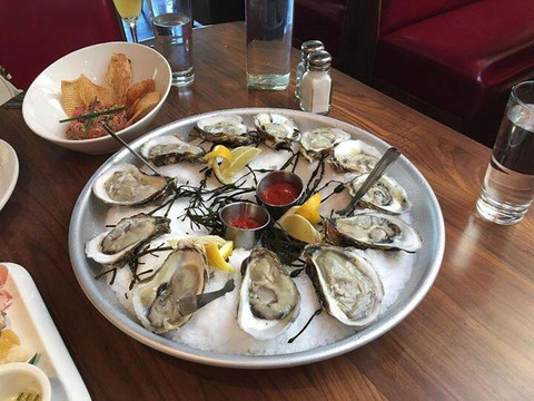 Old Greenwich餐馆和美食-Lugano Wine Bar & Salumeria