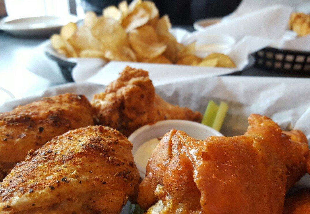 Cudahy餐馆和美食-Lakeside Pub & Grill