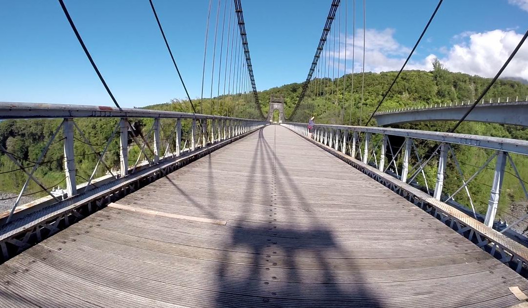 Pont Suspendu de la Rivière de l'Est景点图片