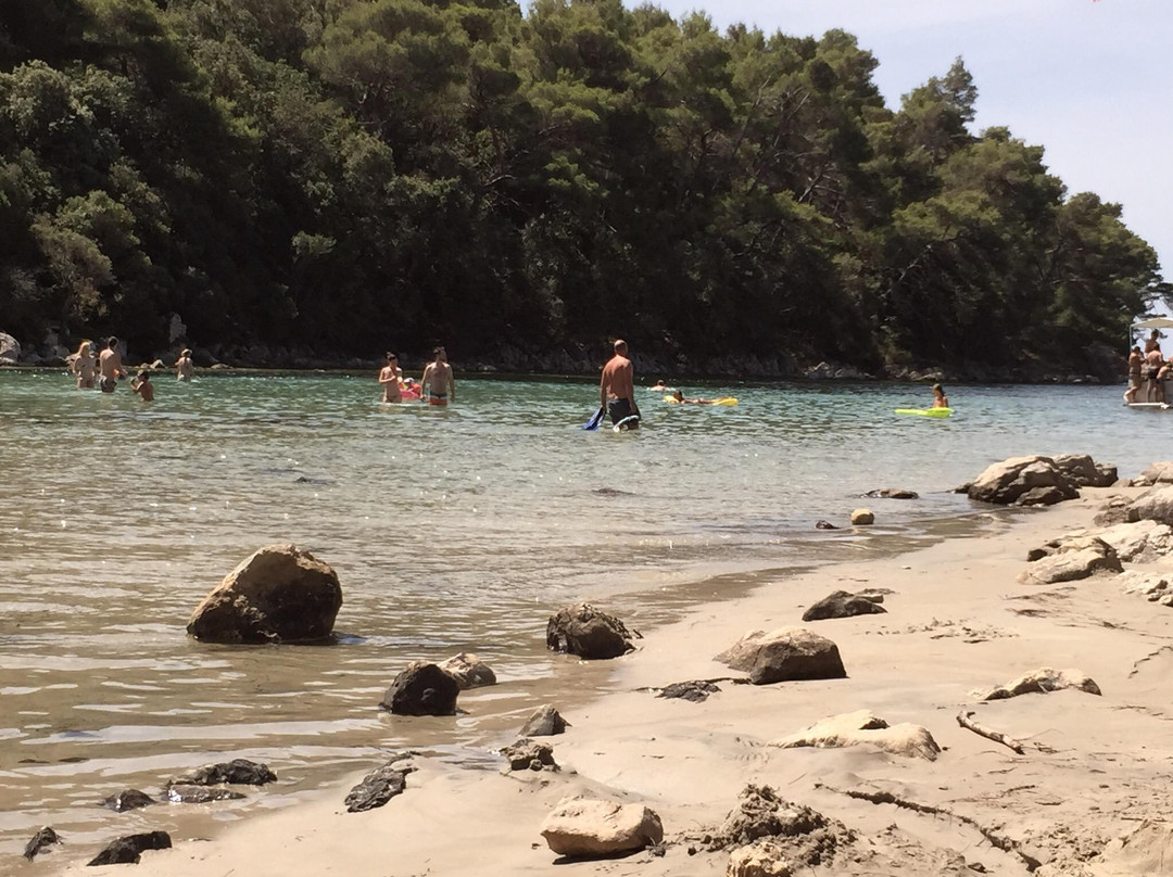 Ciganka Beach景点图片