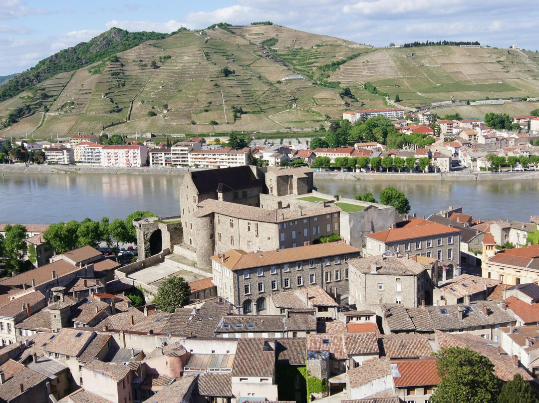 Historic Center of Tournon sur Rhone景点图片