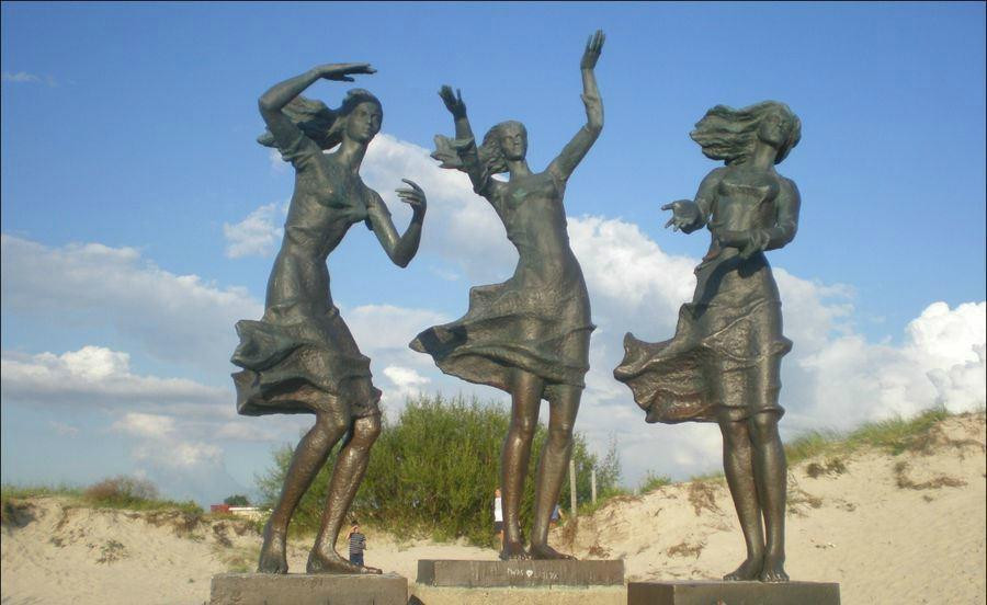 Sculpture Fisherman's Daughters景点图片