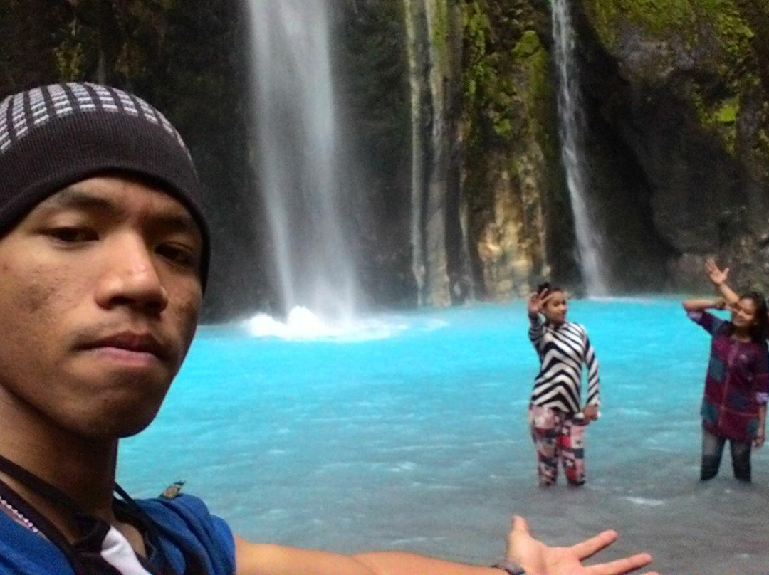 Two Colors Sibolangit Waterfall景点图片