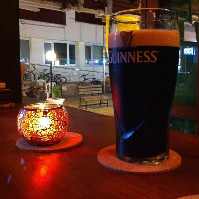 Happy Alternative Style Cafe Bar-卡斯必去景点