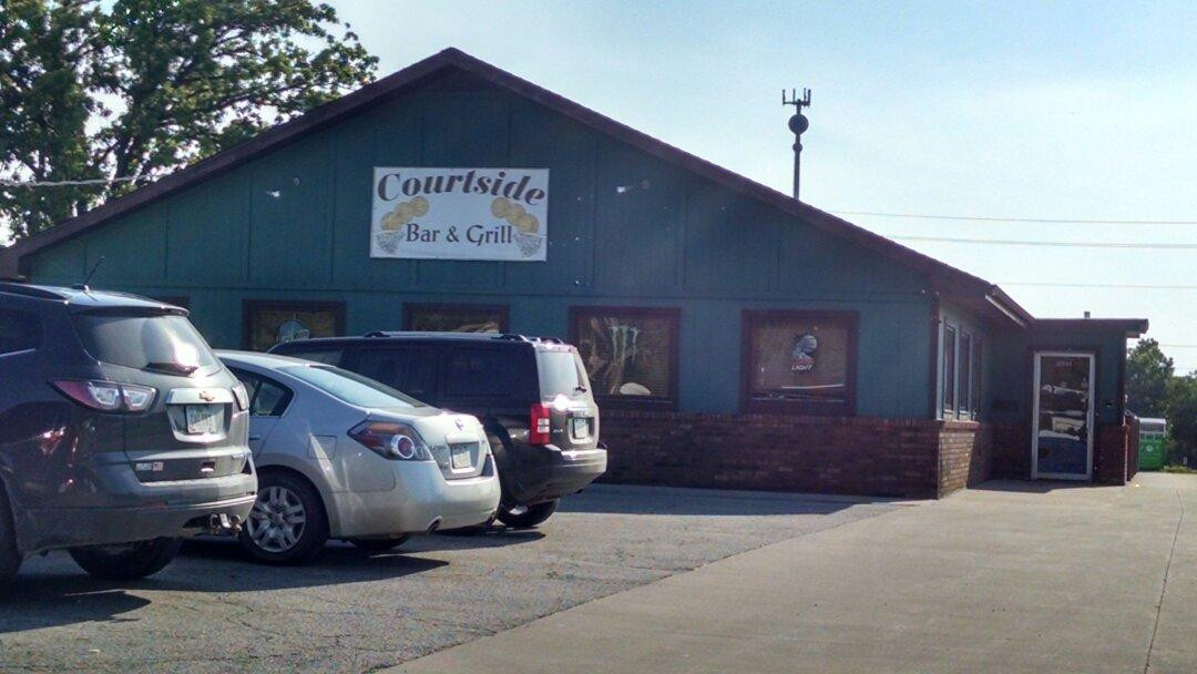 Ottumwa餐馆和美食-Courtside Bar & Grill