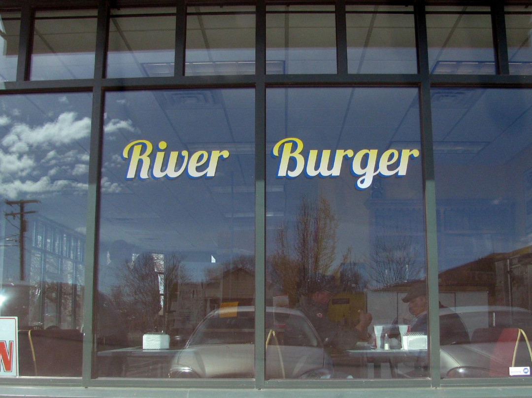 Henefer餐馆和美食-River Burger